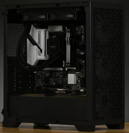PC Gaming Performance — Cooler Master Elite 302